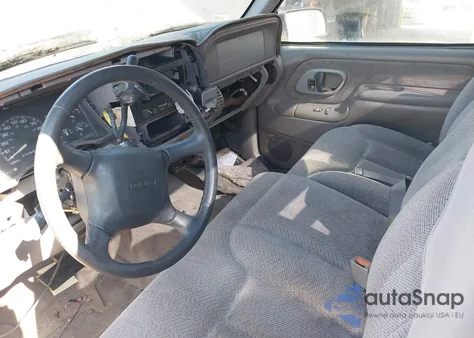 1998 GMC Sierra 1500 Sl Sportside z USA, uszkodzony, nr VIN 1GTEC14M6WZ512527